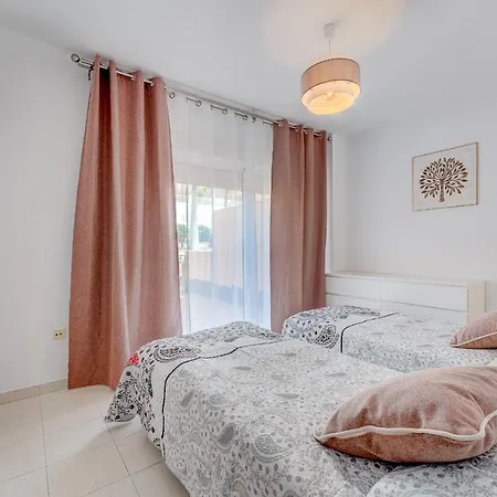 Casa Beautiful Sunset מלון דירות אדחה